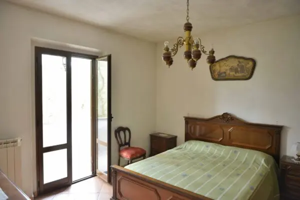 Villa via Vocabolo Copio, Baschi