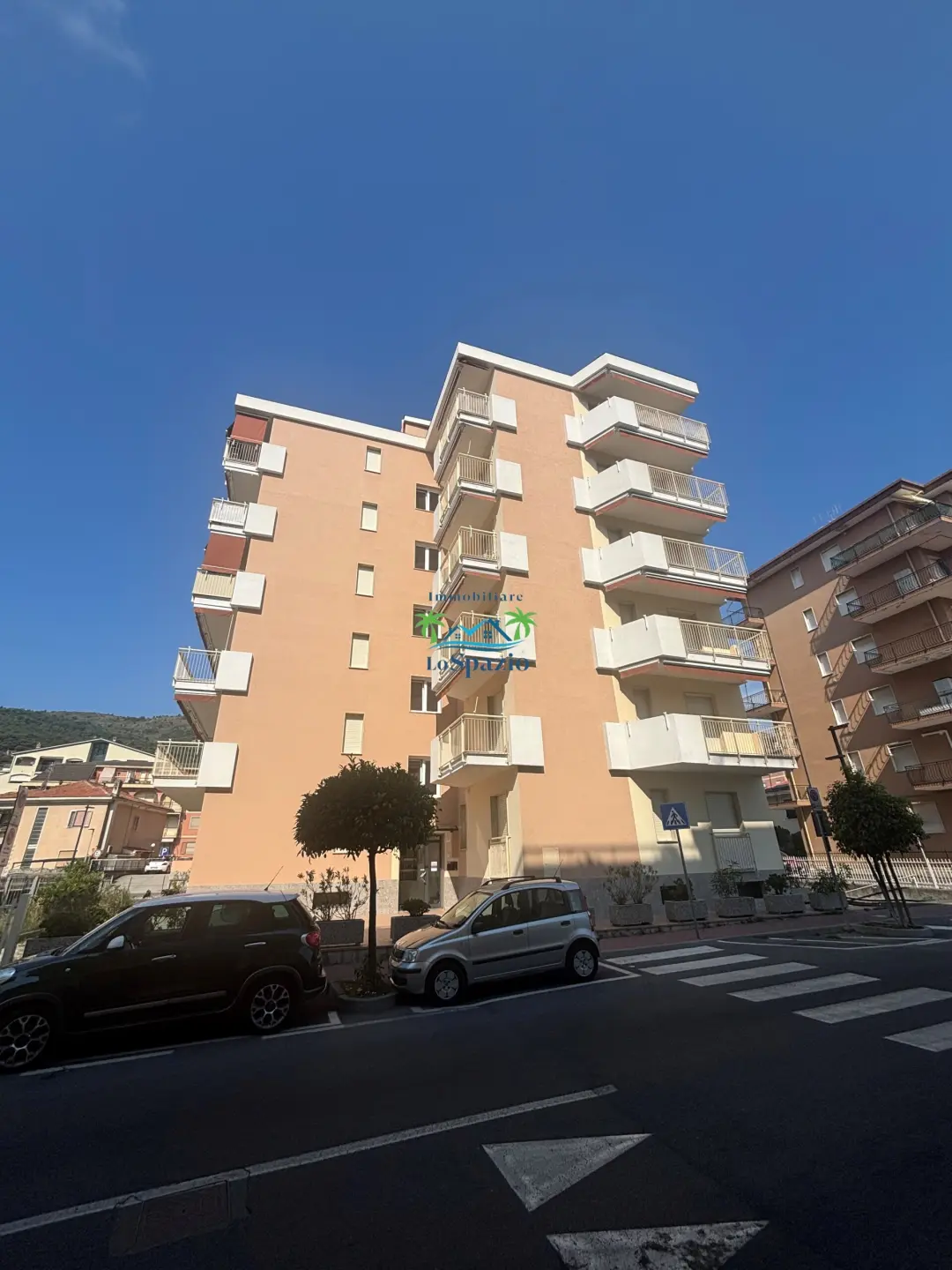 Locale Commerciale via Cavour 27, Andora