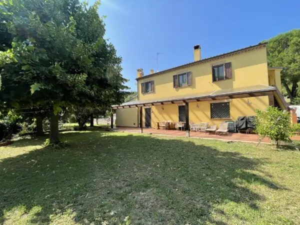 Rustico via Offagna, Offagna