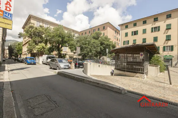 Garage via Emanuele Ferro, Sestri Ponente, Genova