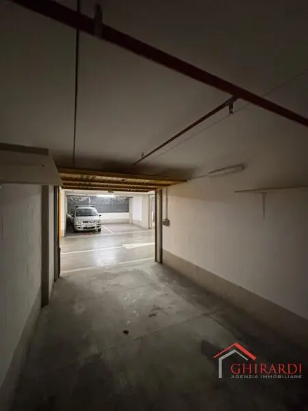 Garage via Emanuele Ferro, Sestri Ponente, Genova