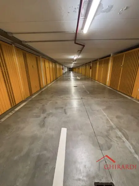 Garage via Emanuele Ferro, Sestri Ponente, Genova