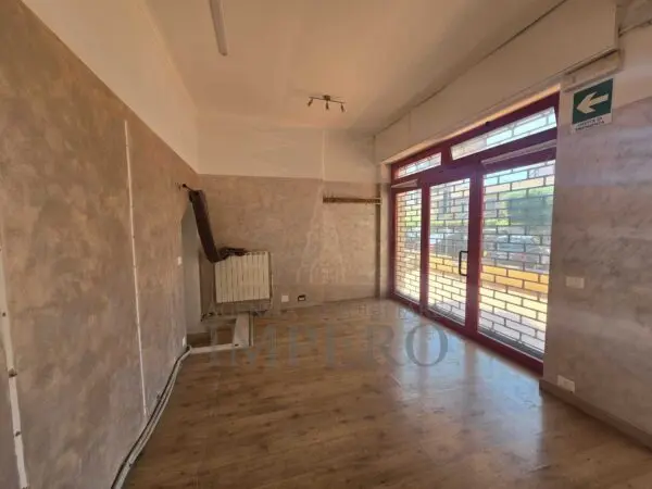 Negozio via Papa Giovanni Xxiii 1, Ventimiglia