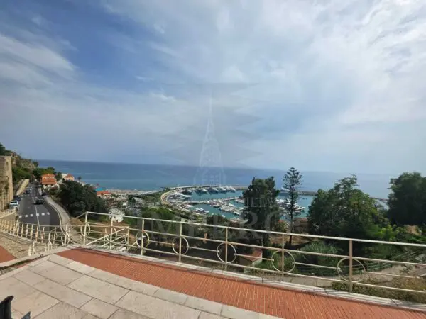 Trilocale via Giuseppe Garibaldi 28, Ventimiglia