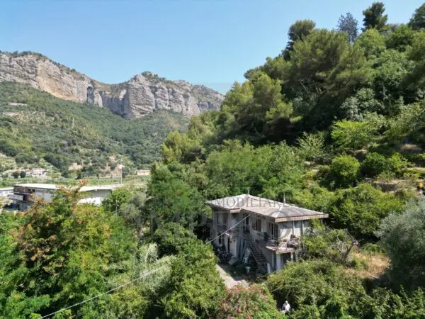 Villa Trifamiliare via Gallardi 219, Ventimiglia