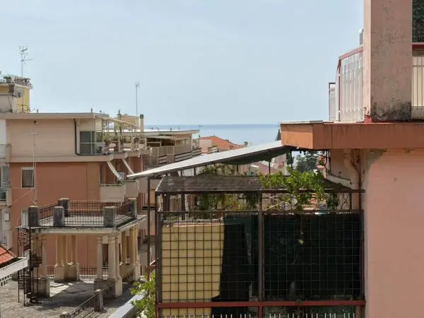 Trilocale via Lamarmora 161, Sanremo