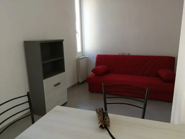 Monolocale via Castruccio, Sarzana