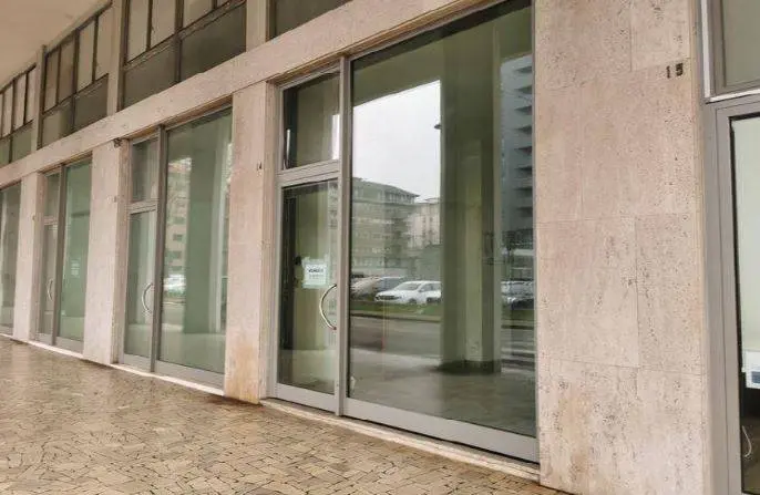 Immagine per Negozio in vendita a Venezia piazzale Leonardo Da Vinci 14