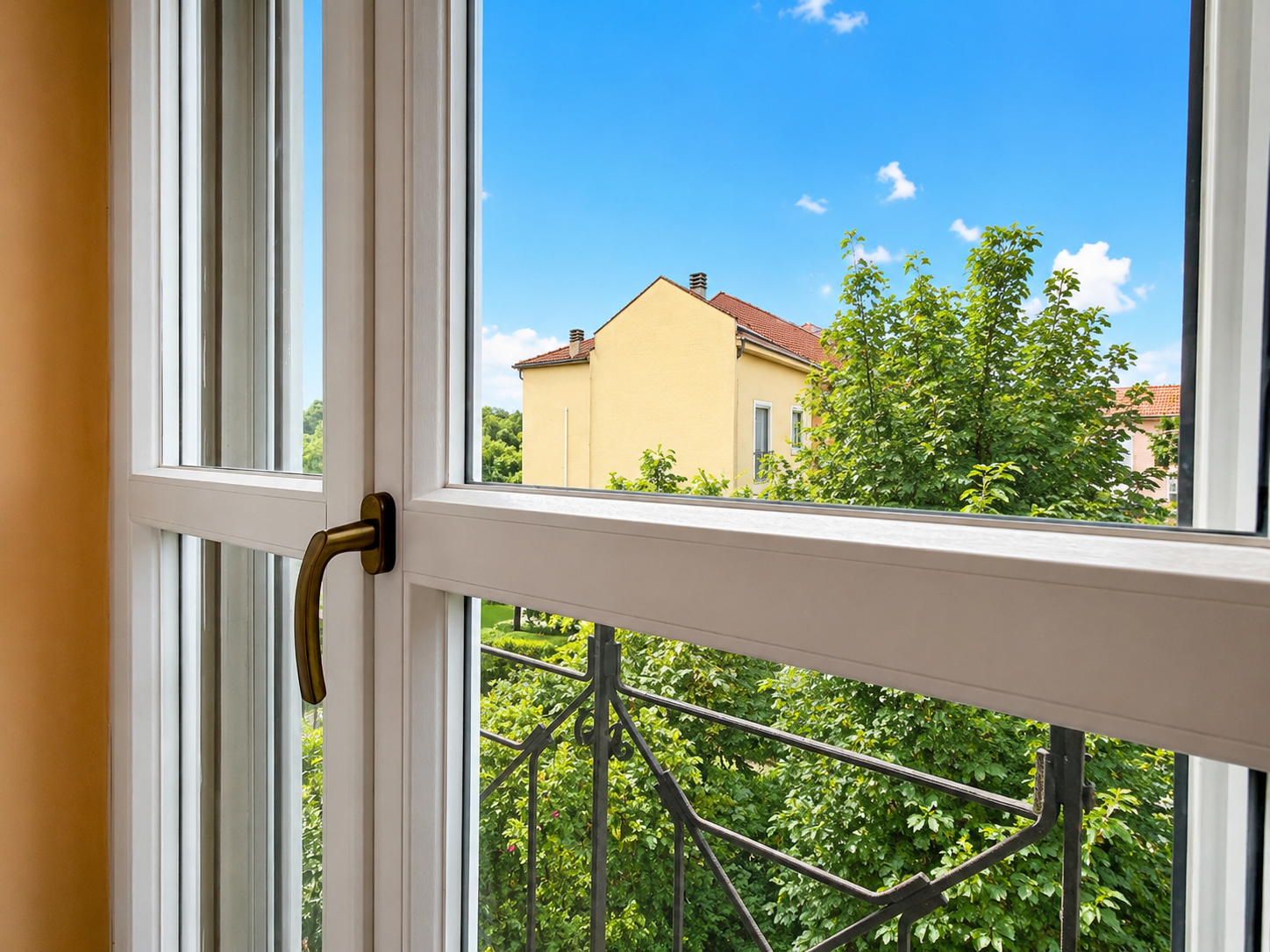 Immagine per CASELETTE – Prestigiosa Villa a Schiera in Nuda Proprietà con Giardino e Box Auto