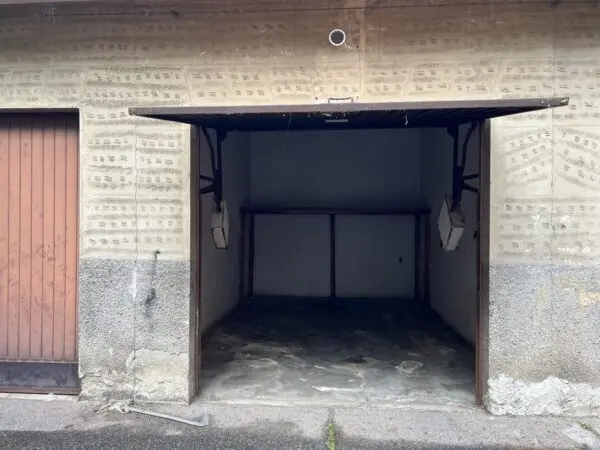 Box via Nigra, Torino