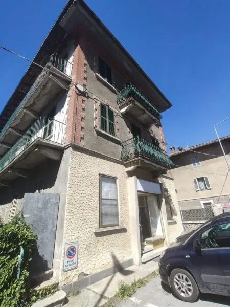 Palazzo via Montenero, Oulx