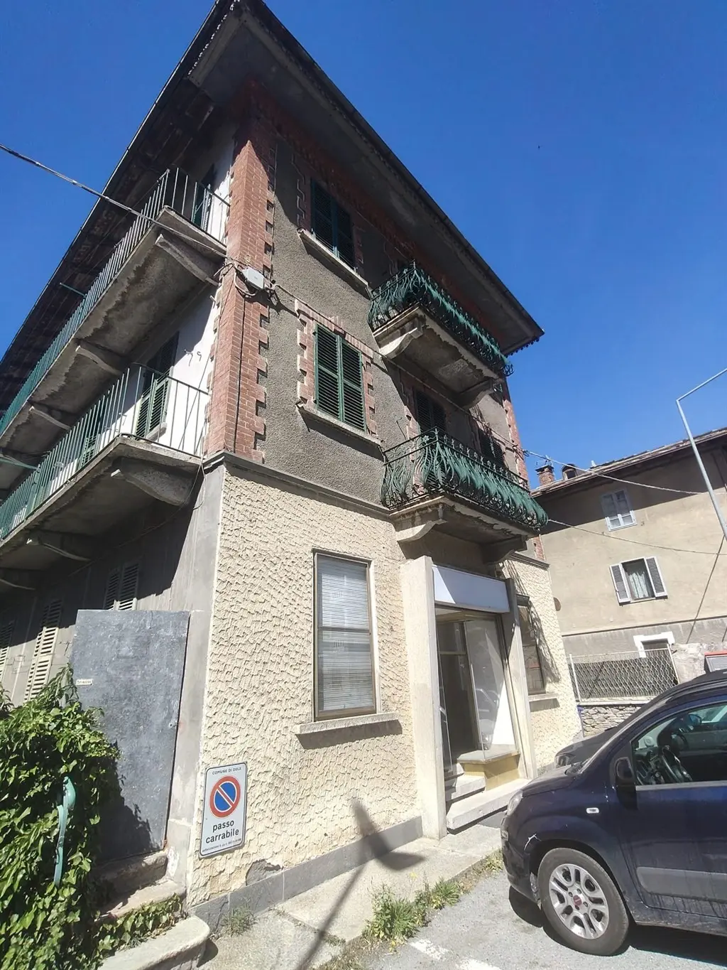 Immagine per Palazzo in vendita a Oulx via Montenero 5