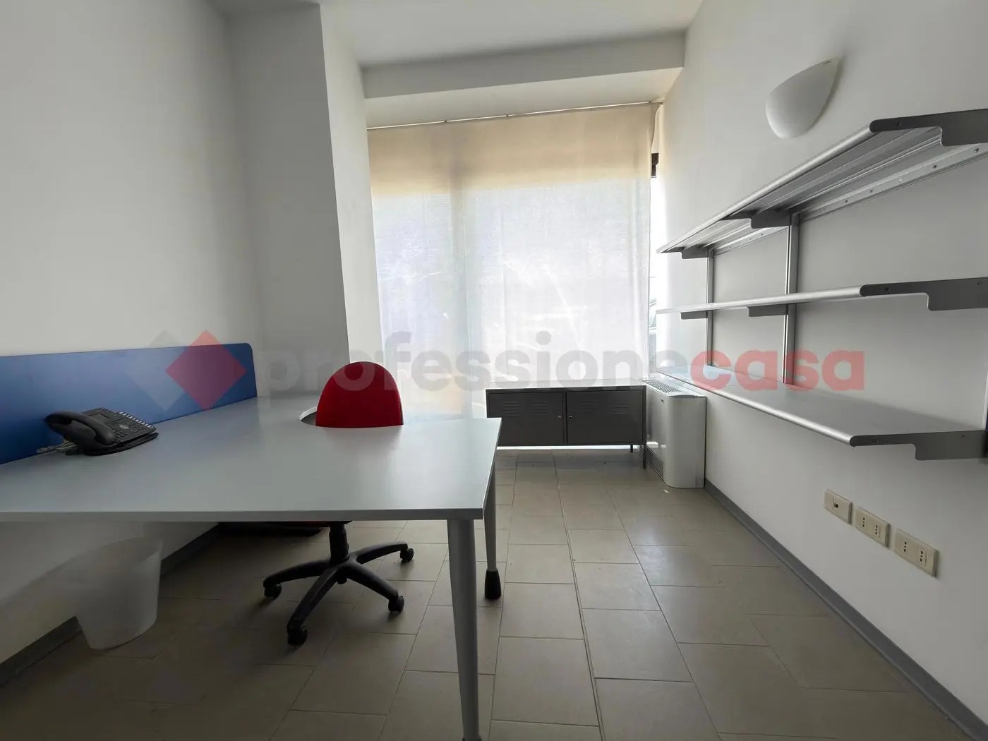 Immagine per Laboratorio in vendita a Arezzo via Newton 51
