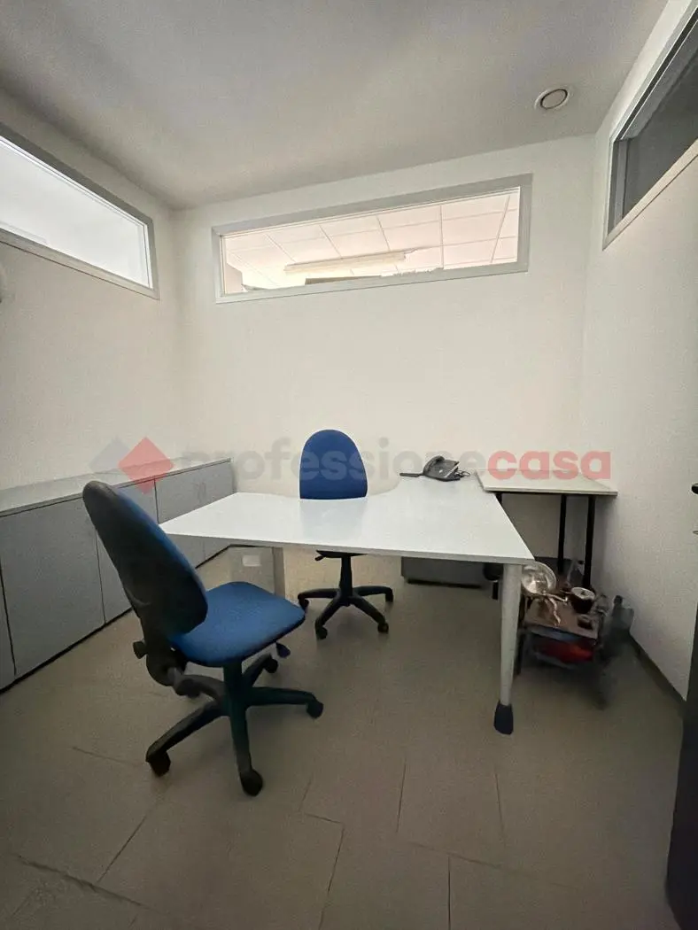 Immagine per Laboratorio in vendita a Arezzo via Newton 51