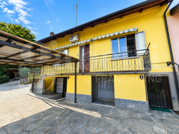 Appartamento via Almese, Alpignano