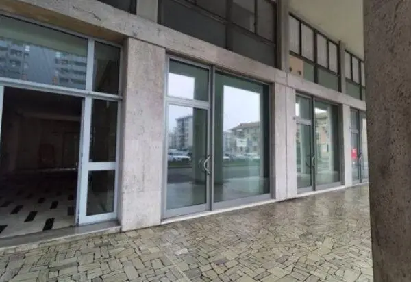 Negozio piazza Le Leonardo Da Vinci 8, Venezia