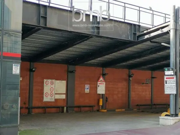 Garage piazza Le Valdo Fusi, Torino