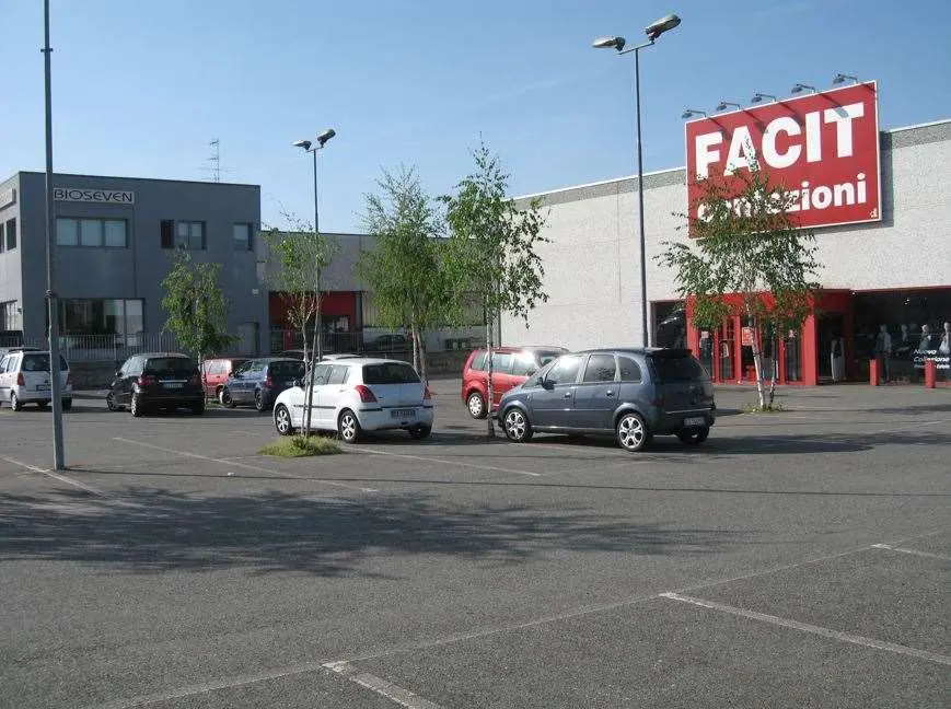 Immagine per Capannone in vendita a Romagnano Sesia via Novara 398