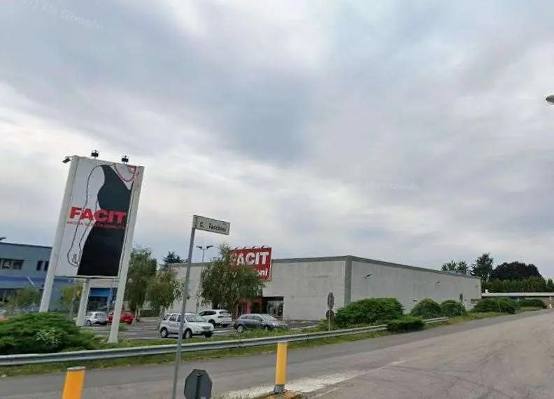 Immagine per Capannone in vendita a Romagnano Sesia via Novara 398