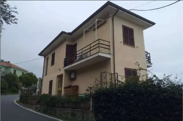Villa 25, Cipressa
