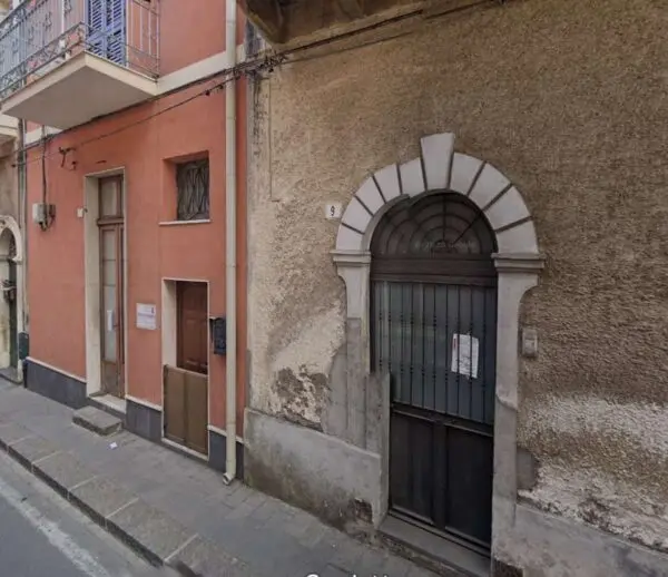 Appartamento via Roma 9, Aci Sant'Antonio