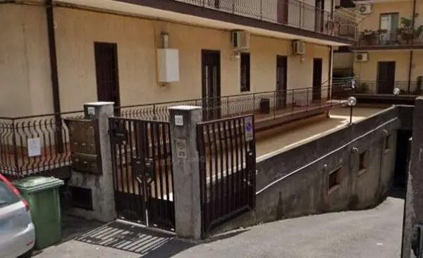 Appartamento via Paolo Vasta 127, Aci Sant'Antonio