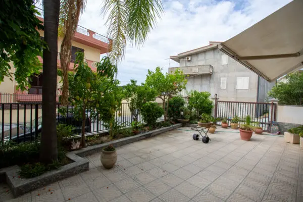 Villa Trifamiliare viale Aldo Moro 5, Bova Marina