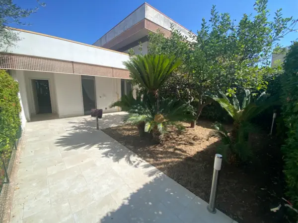 Villa viale Dei Pini B 2b, Noicattaro