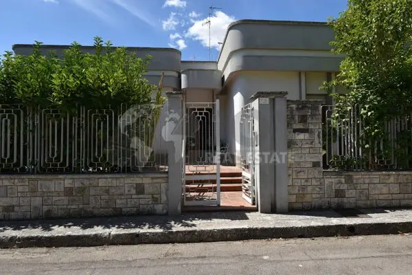 Villa via Torino 7, San Pietro In Lama