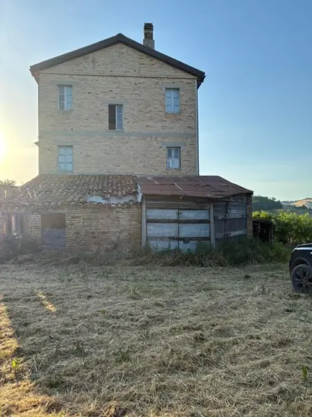 Casale via Contrada Tesino, Offida