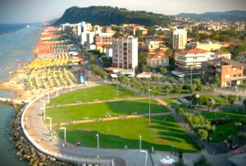 Immagine per Albergo in vendita a Pesaro piazzale Della Libertà 11