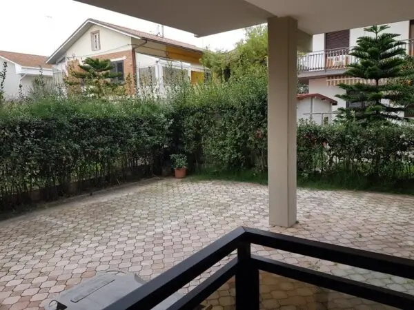 Villa Trifamiliare via Archimede, Tortoreto