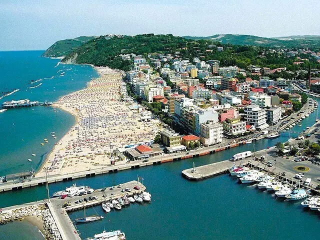 Immagine per Albergo in vendita a Gabicce Mare viale Mare 18