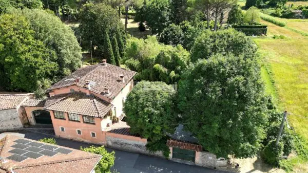 Villa via Pisana 3225, Lucca