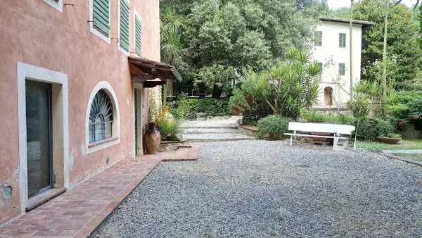 Villa via Pisana 3225, Lucca