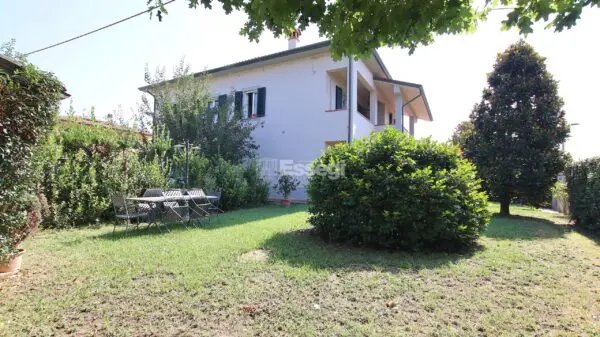 Villa via Del Parco 49, Capannori