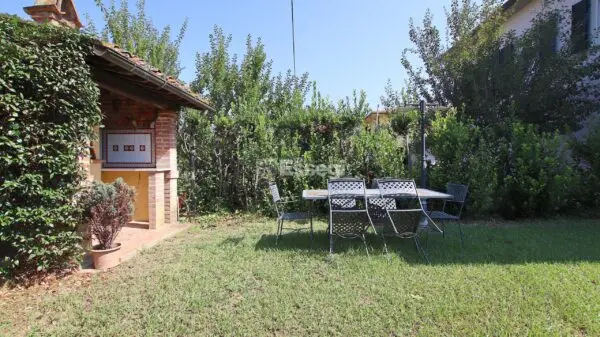Villa via Del Parco 49, Capannori