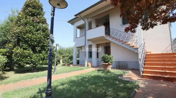 Villa via Del Parco 49, Capannori