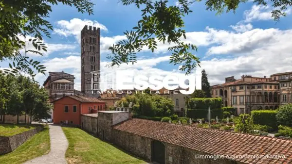 Monolocale piazza San Michele, Lucca