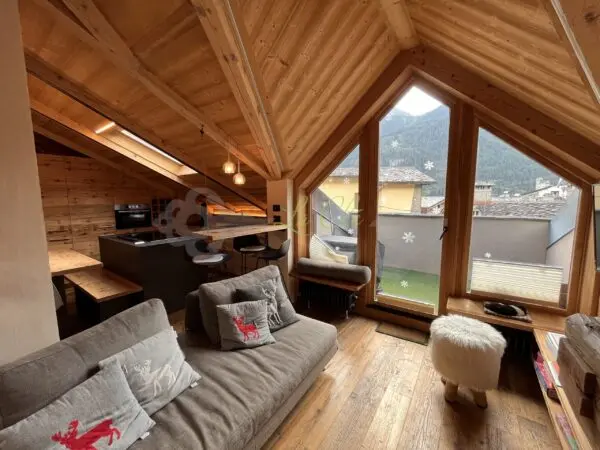 Trilocale via Marconi 41, Courmayeur