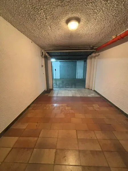 Garage via Gaetana Agnesi 12, Villaggio Giardino, Modena