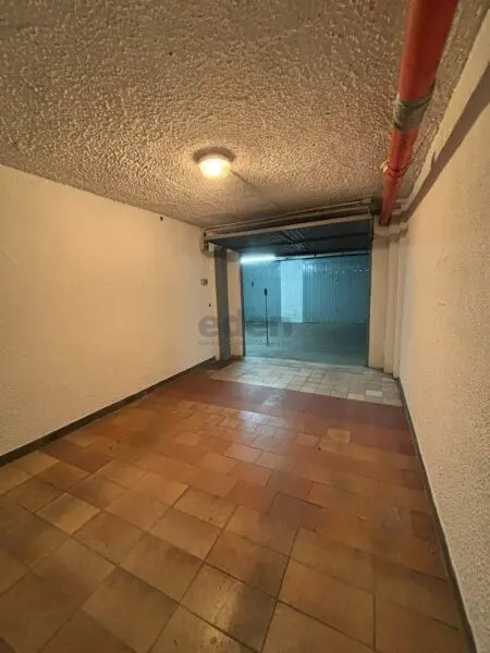 Garage via Gaetana Agnesi 12, Villaggio Giardino, Modena
