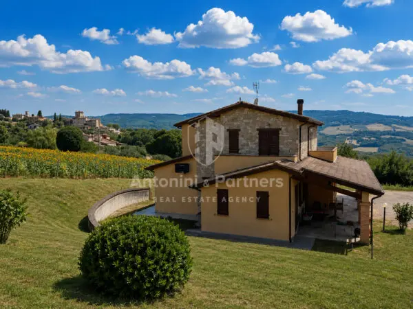 Casale via Di Mezzo Muro, Todi
