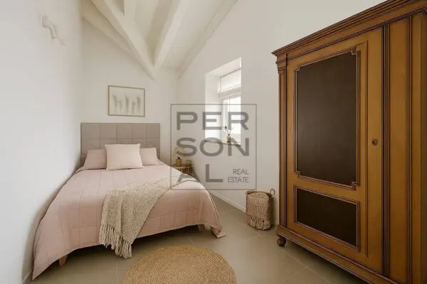 Appartamento via, Ton