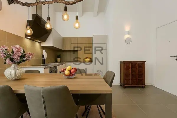 Appartamento via, Ton