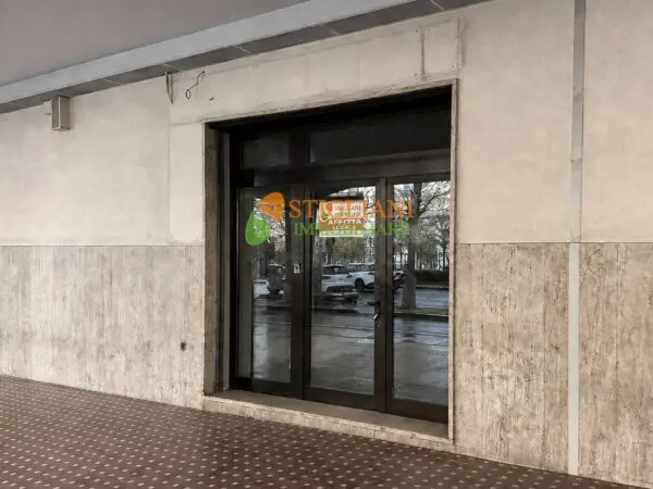 Locale Commerciale via Cavour, Campobasso