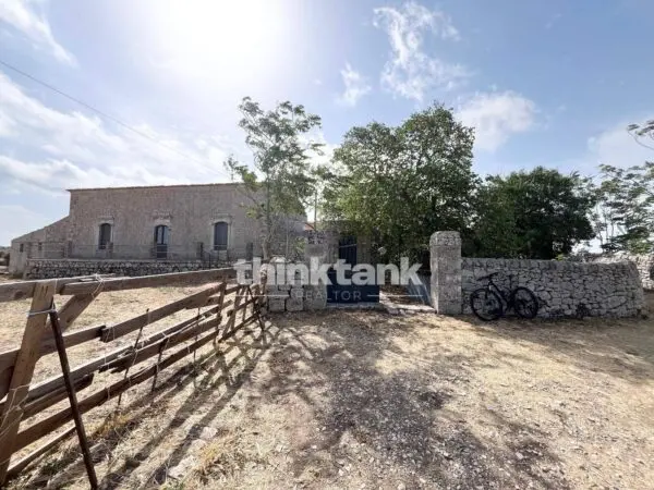 Rustico/Casale via Contrada Magazinazzi, Ragusa