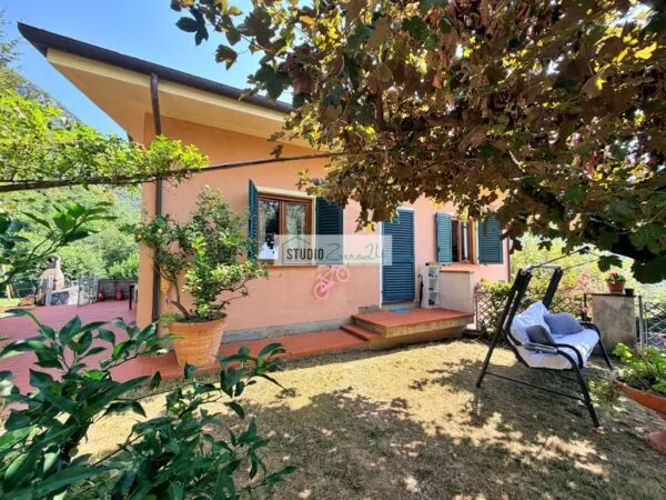 Villa via Valdicastello Carducci, Pietrasanta