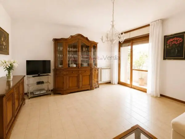 Appartamento via, Pietrasanta