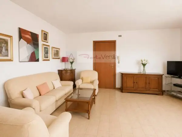 Appartamento via, Pietrasanta